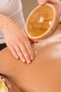 skin-treatment_coconut-oil-rub